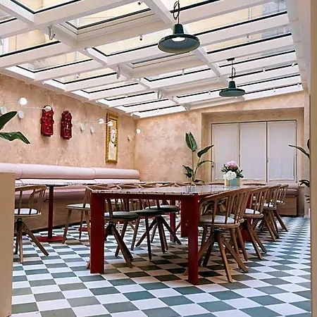 Cloud 7 Hotel