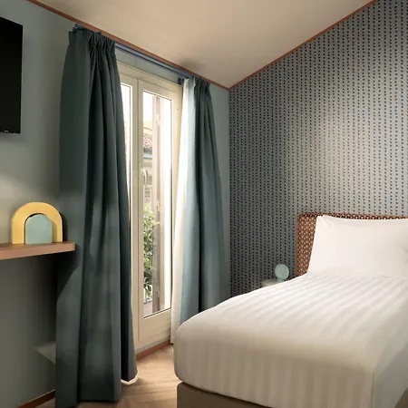 Hotell Cloud 7 Rom